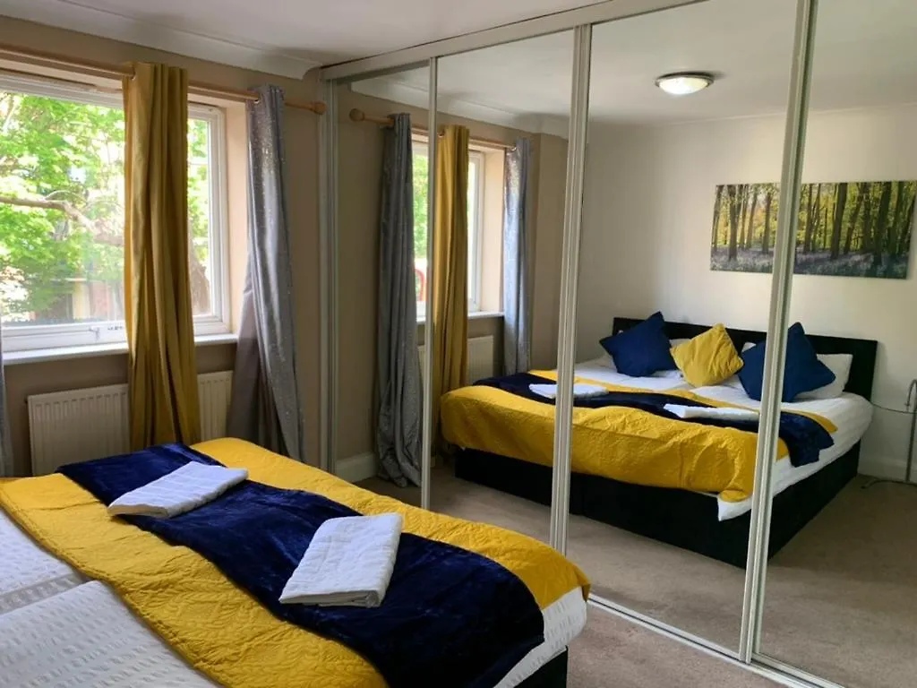 Apartment 2 Bedrooms Modern Central London Apartment, Full Kitchen, 5 Minutes Tube Station