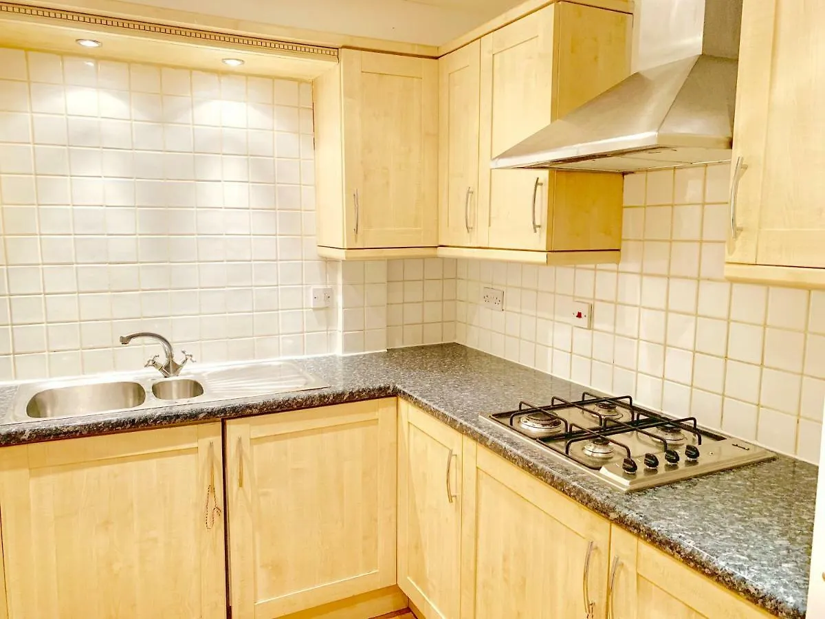 2 Bedrooms Modern Central London Apartment, Full Kitchen, 5 Minutes Tube Station Apartment